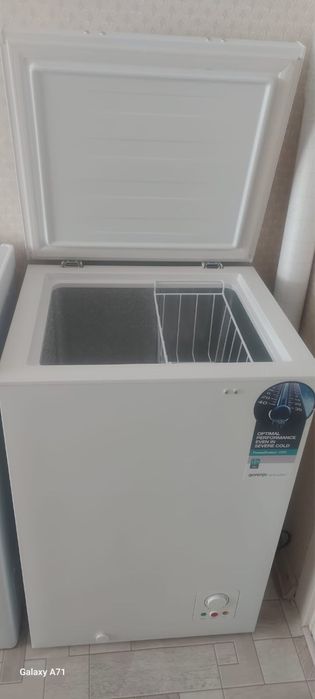 Продам морозильник