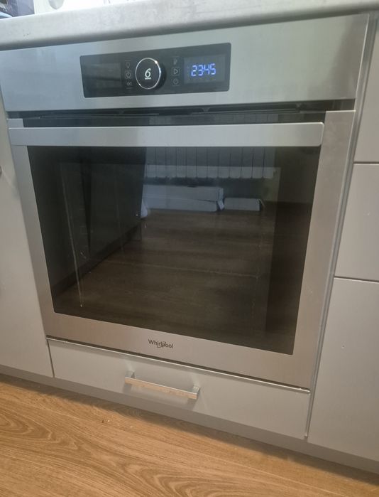 Вградена фурна Whirlpool