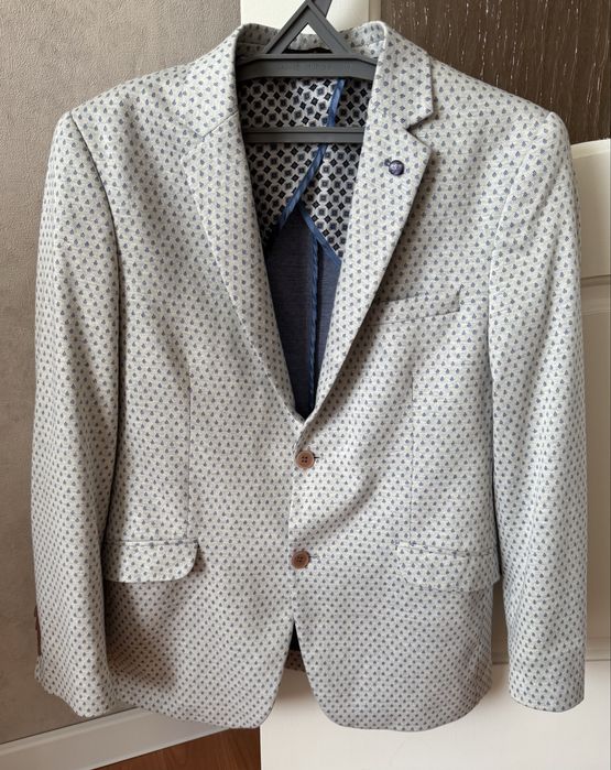 Мужской пиджак в отличном состоянии