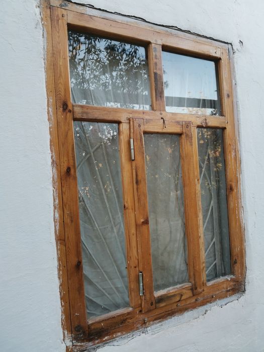 Дераза ойнаси билан сотилади