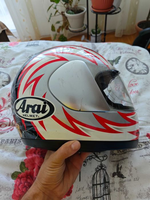 Arai каска за мотор