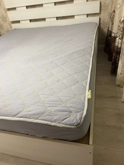 Продам двухспальную кровать