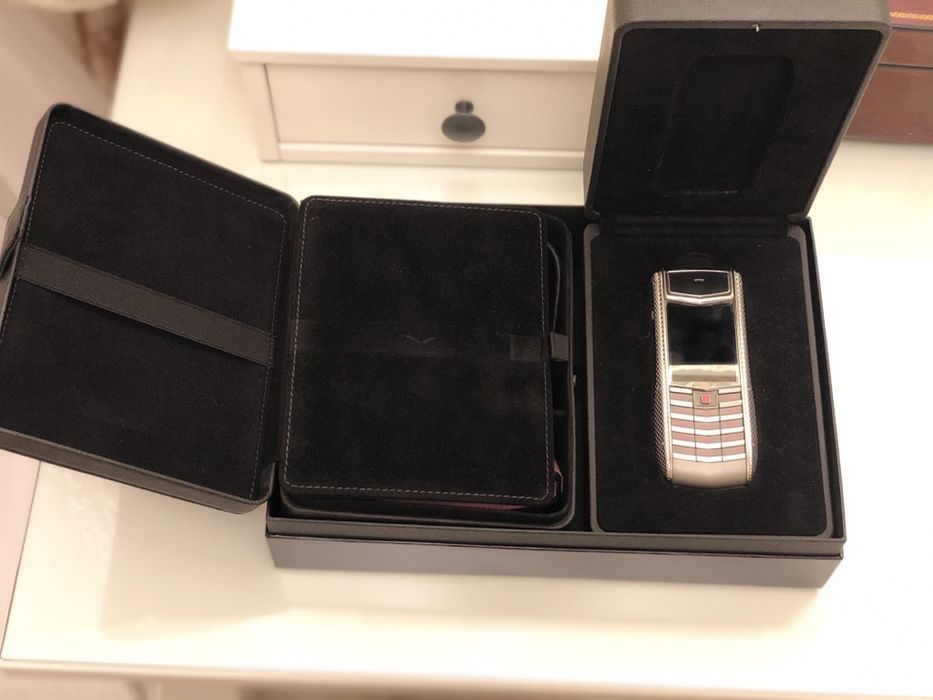 Vertu Ascent ti Neon Pink