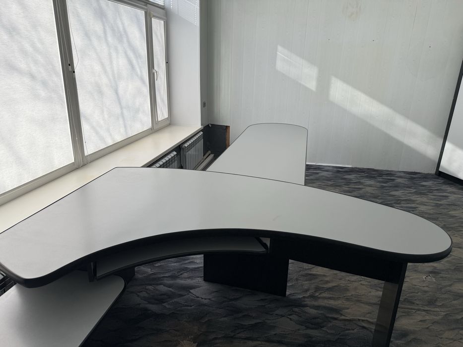 Продам комплект мебели руководителя