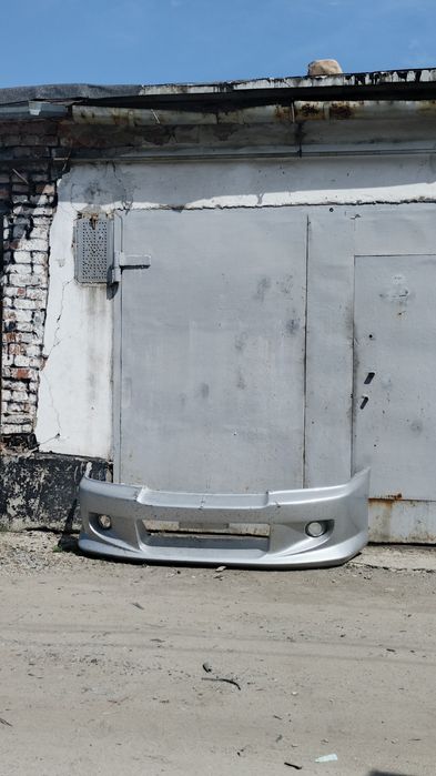 Продам передний бампер