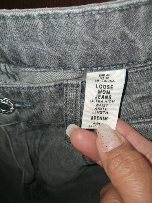 Blugi  Loose Mom Jeans