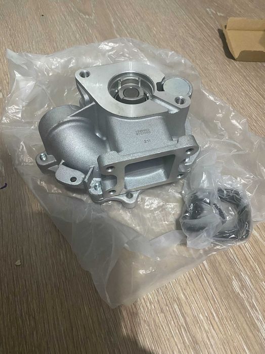 POMPA DE APA - RIDEX - BMW 118i E81 n43b20a NOUA nu a fost montata