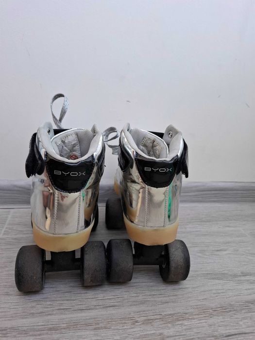 Светещи ролкови кънки Byox, 34 номер.