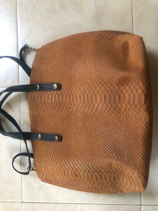 Велурена чанта - Made in Italy