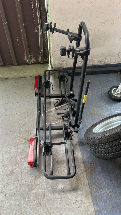 Suport masina pentru doua biciclete