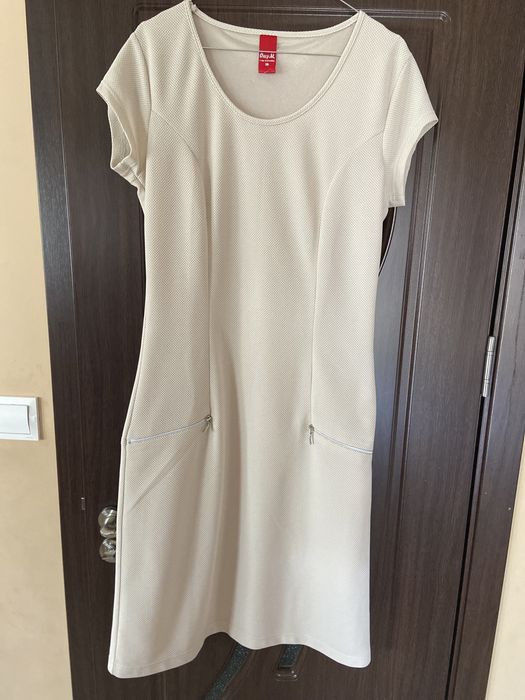 Rochie de zi culiarea crem