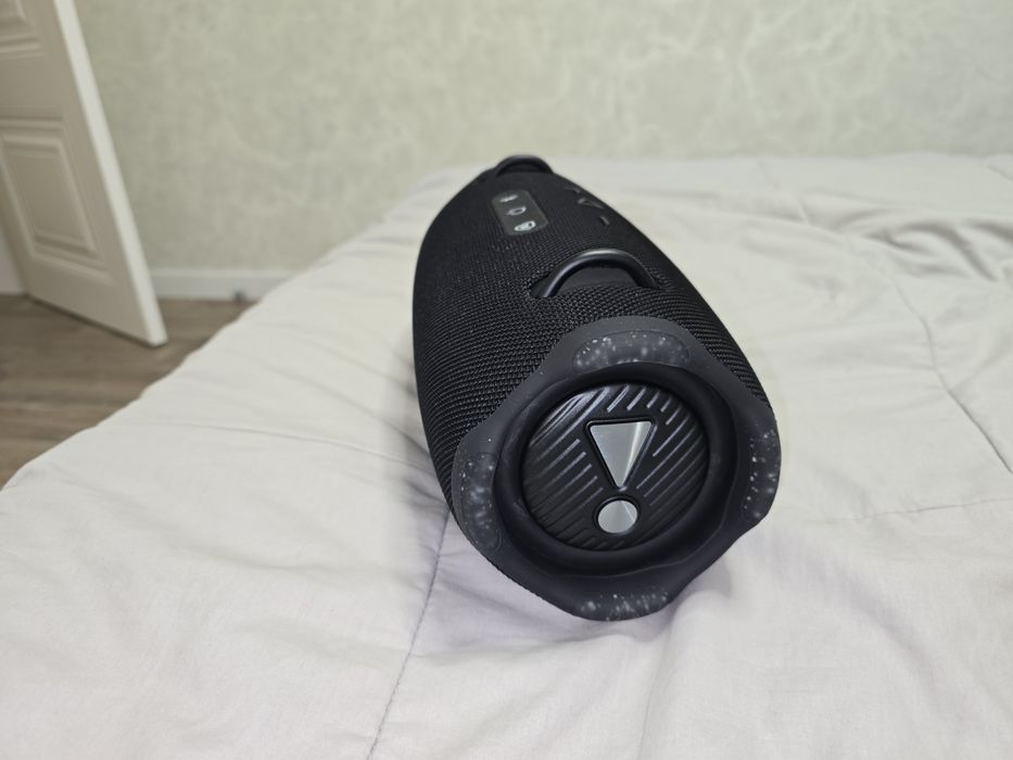 Колонка портативная JBL