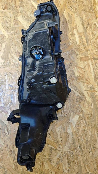 Ляв фар за Тойота Камри 2023 г Toyota Camry 2023 V7