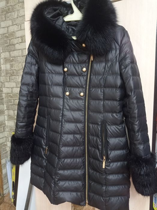 Куртка-пуховик в отличном состоянии