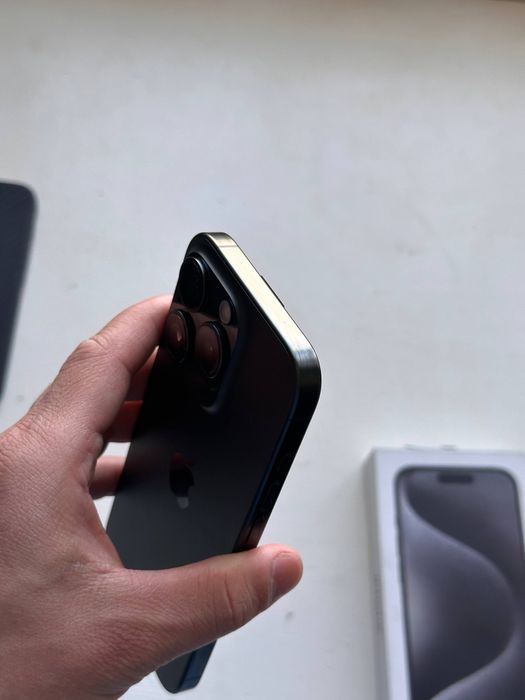 Iphone 15 pro идеальном состоянии.
