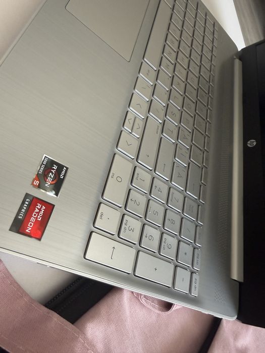 Laptop HP model 15s-eq2025sq.