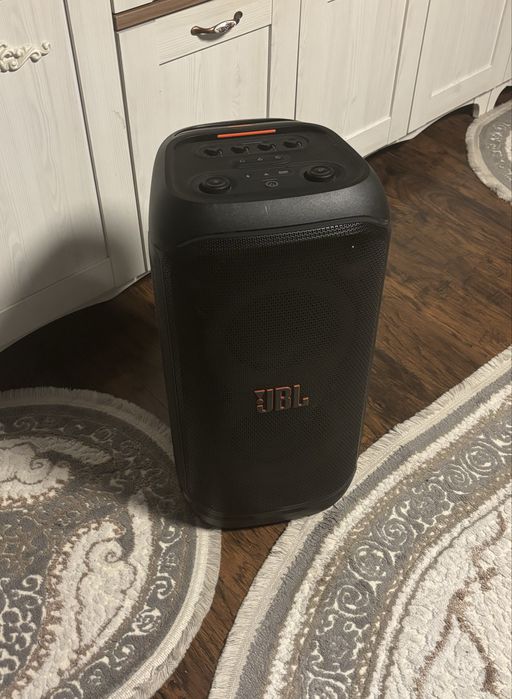 Vand  / Schimb Boxa jbl 320 ca noua