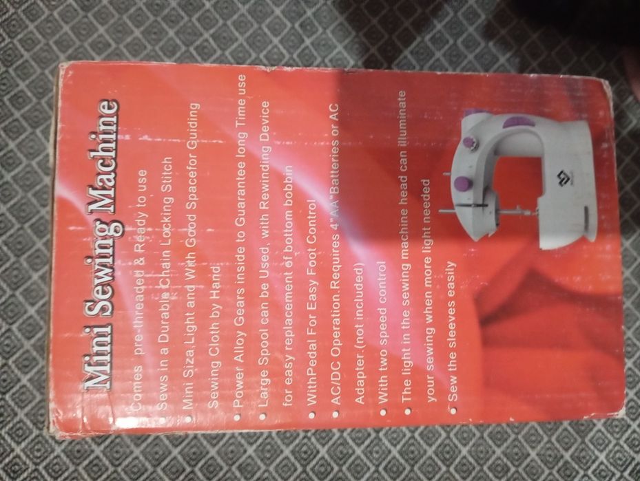 Мини швейная машина