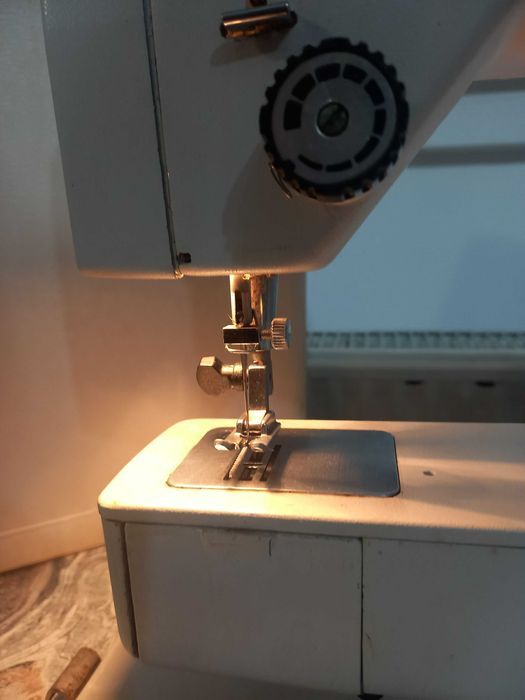Masina de cusut electrica Nicoleta