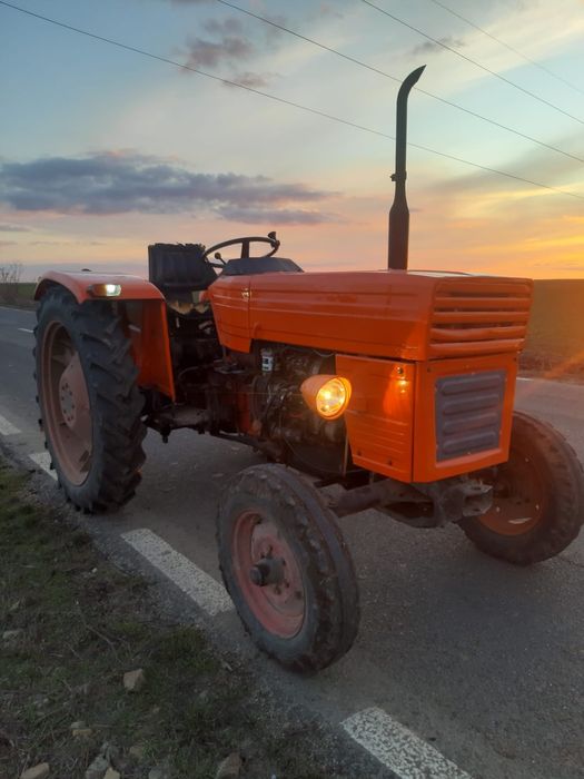 Vând Tractor Utb 445, în perfecta stare de funcționare. CITIȚI ANUNTUL