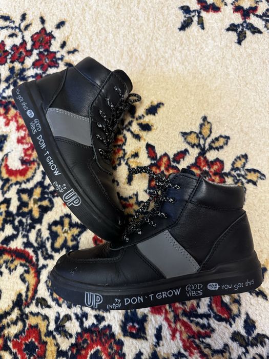 Продам детские сапоги