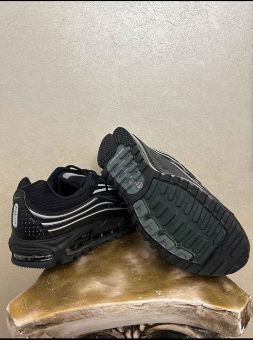 Nike 95/Black...