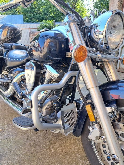 Vind Yamaha xv1600 roadstar  an 2002 .
