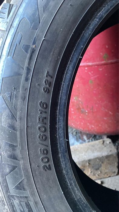 205/60/16 шипы продам