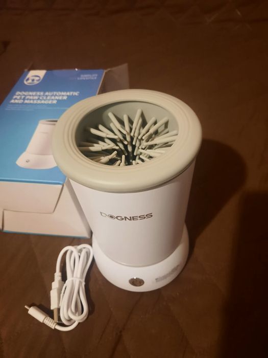 Curățător electric pentru lăbuțele prietenului patruped  reîncărcabil USB 360°
