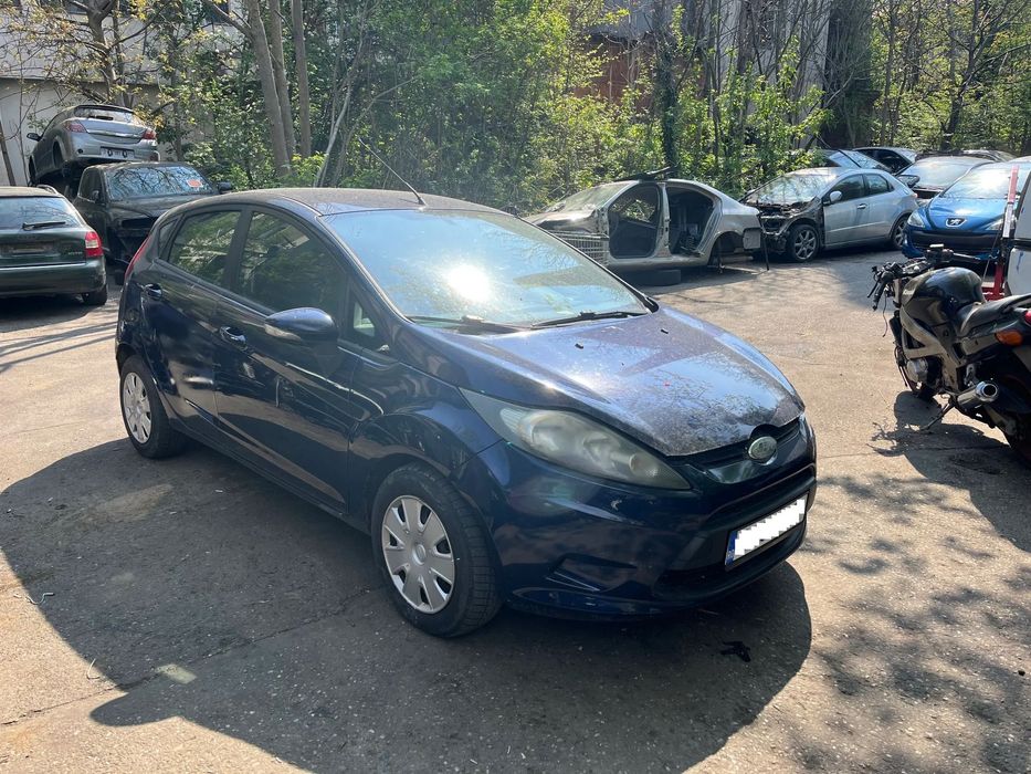 Dezmembrez Ford Fiesta MK6 2012 albastru 1,3 benzina 60KW SNJB