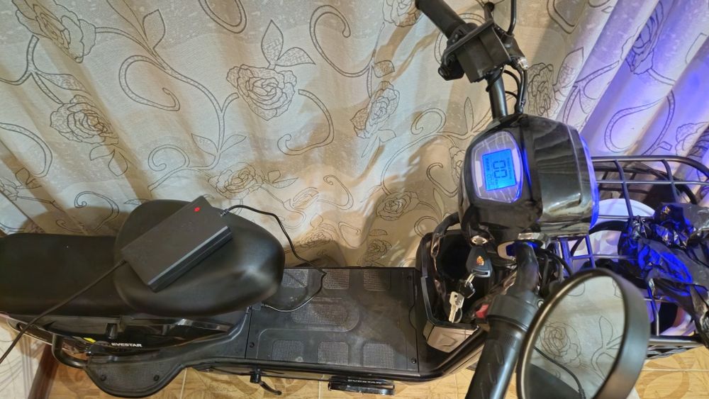 Продам электро самокат