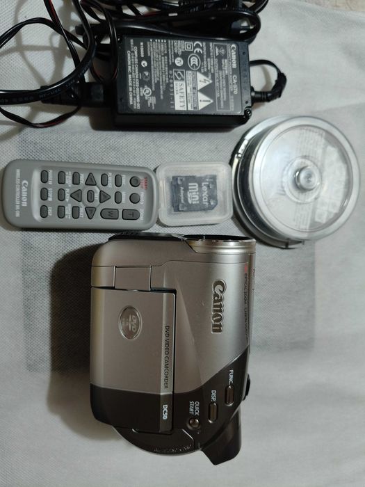 Видео камера с дистанционно Canon