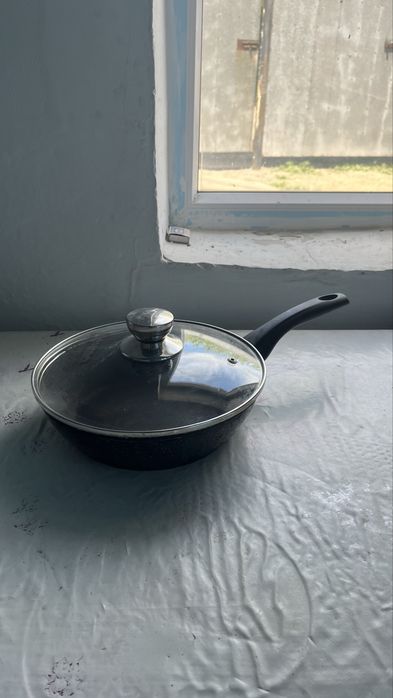Продам сковородку бу
