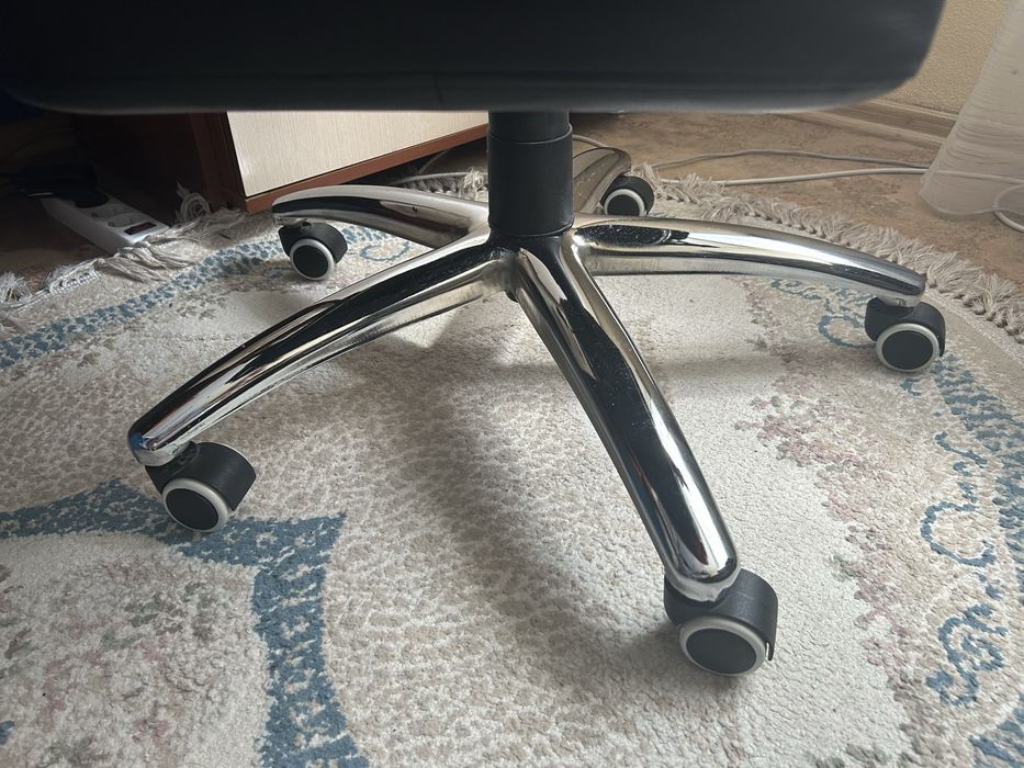 Продам старое игровое кресло