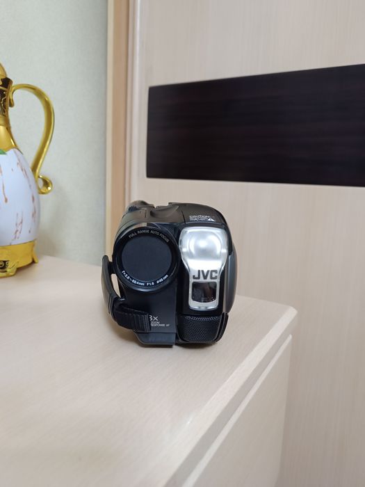 Продам видеокамеру ( Япония )