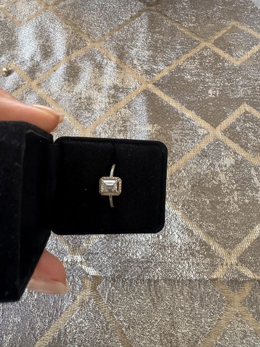 Златен пръстен с цирконий