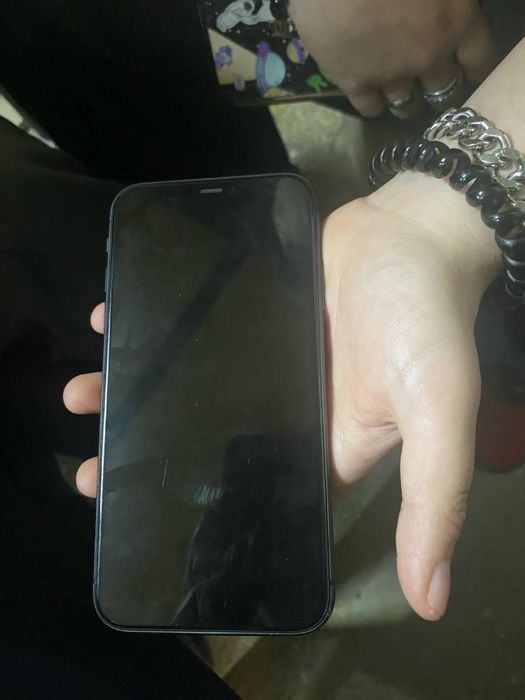 продам айфон 11 б/у