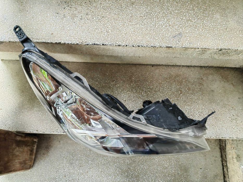 Фар Subaru Outback десен черен Фар Subaru Legacy Оригинален