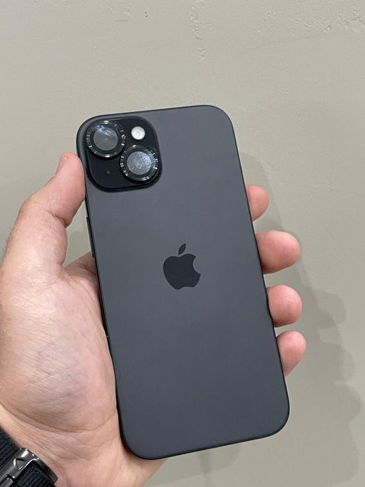 iPhone 15 в хорошем состоянии
