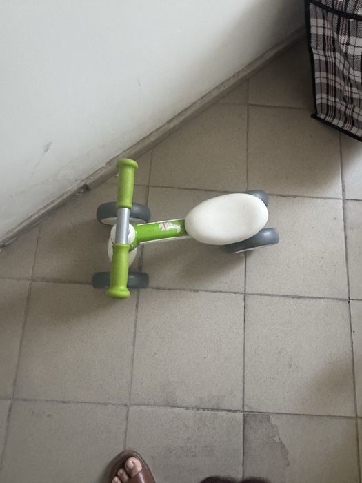 Продаю срочно беговел