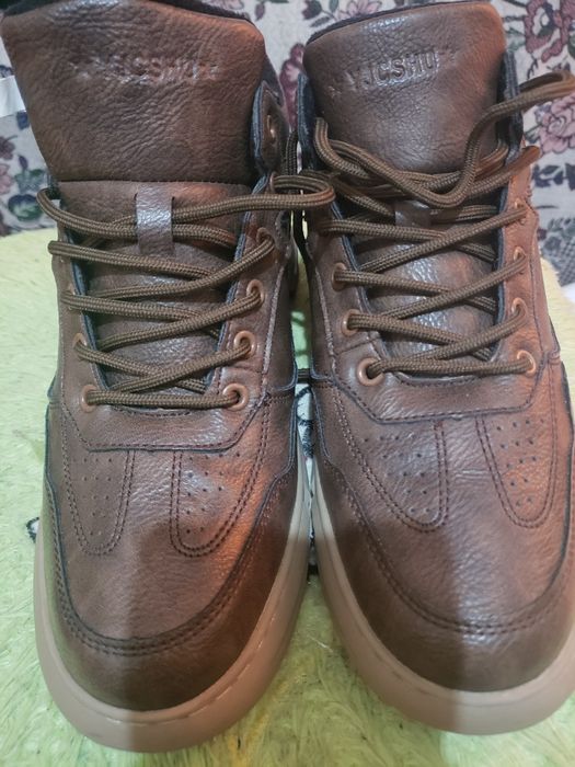 Продам кроссовки мужские р.40