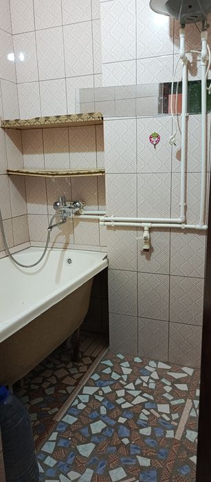 Продается своя квартира 3 комнатная на первом этаже