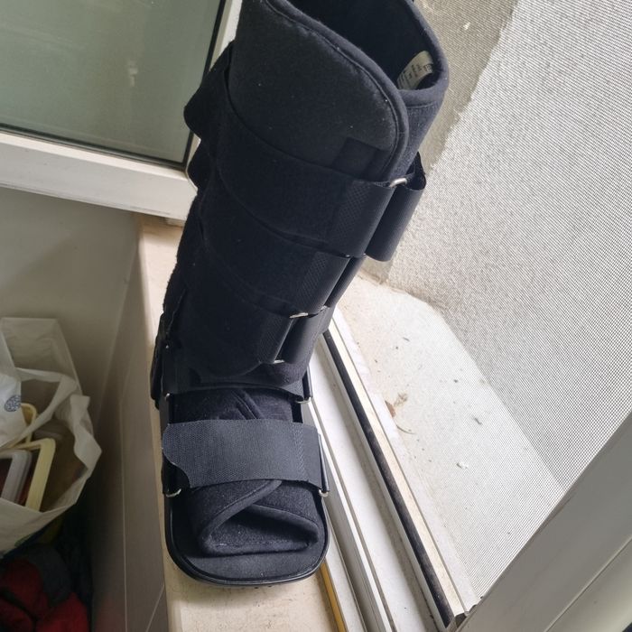 Orteza walker boot 40-44, folosit în fractura maleola glezna folosit aproape 2 luni
