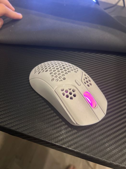 Продам мышь HyperX PulseFire Haste Wireless белый