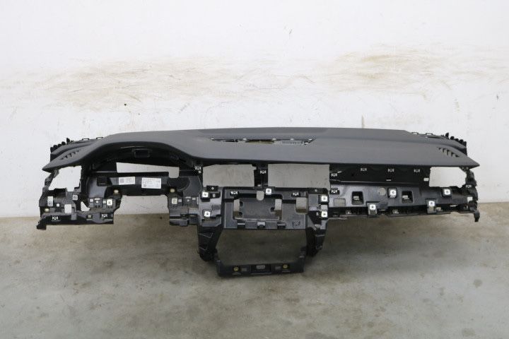 Ауди SQ8 4M табло