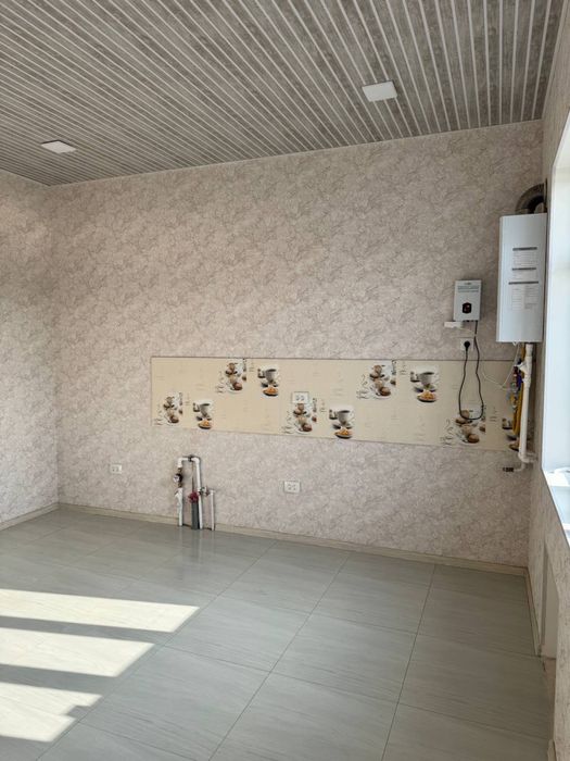 Продаётся дом в общем дворе