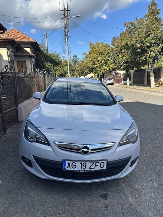 Opel Astra J GTC Innovation