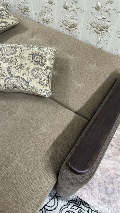 Диван с креслом