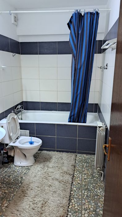 Inchiriez apartament