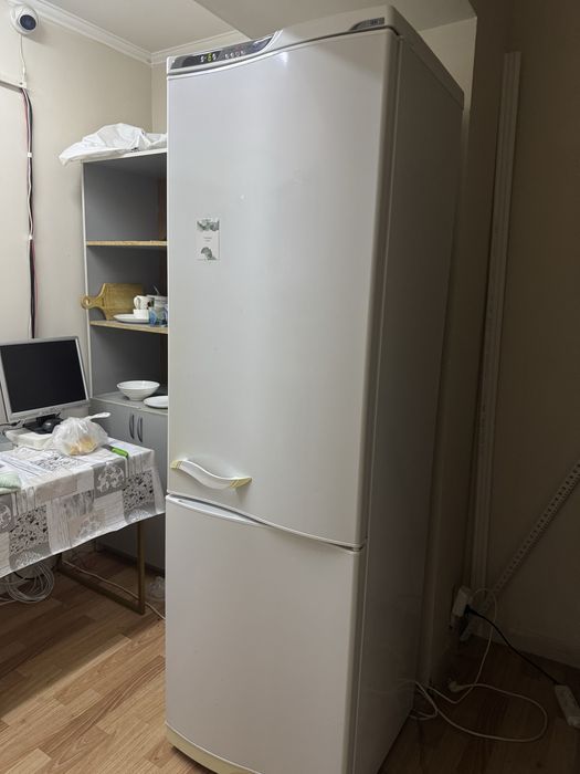 Продам холодильник